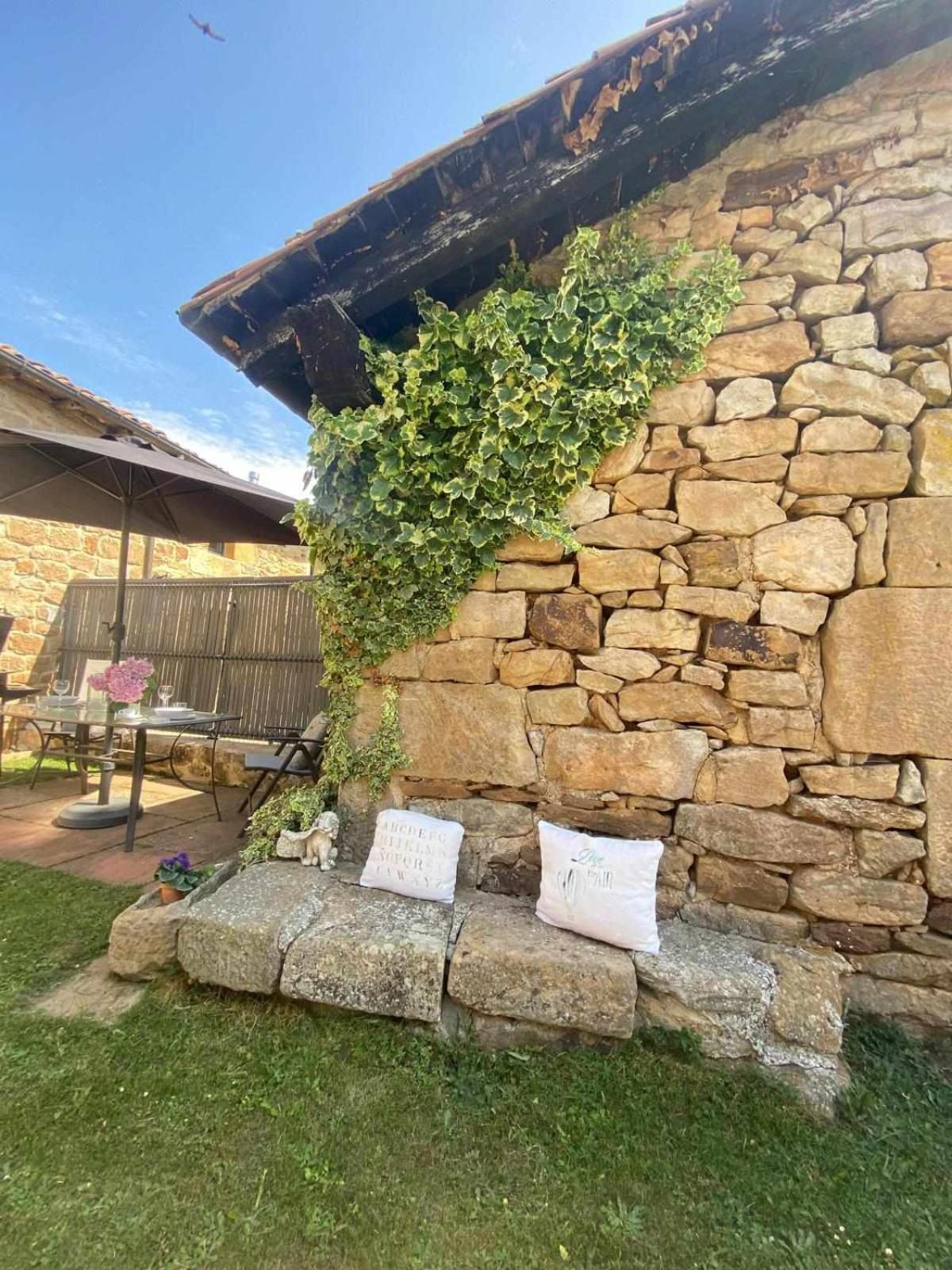 Casa Parejas La Casa De Quintanilla 1 Guest House Quintanilla de las Torres Bagian luar foto